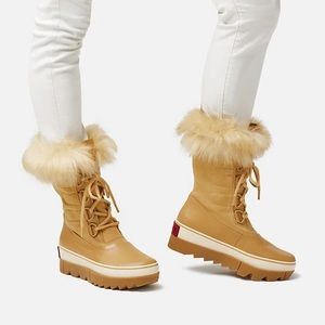 Stylish Tan Fur-Lined Women's Boots